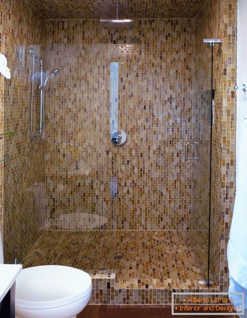 Мозаик на зидовима у купатилу