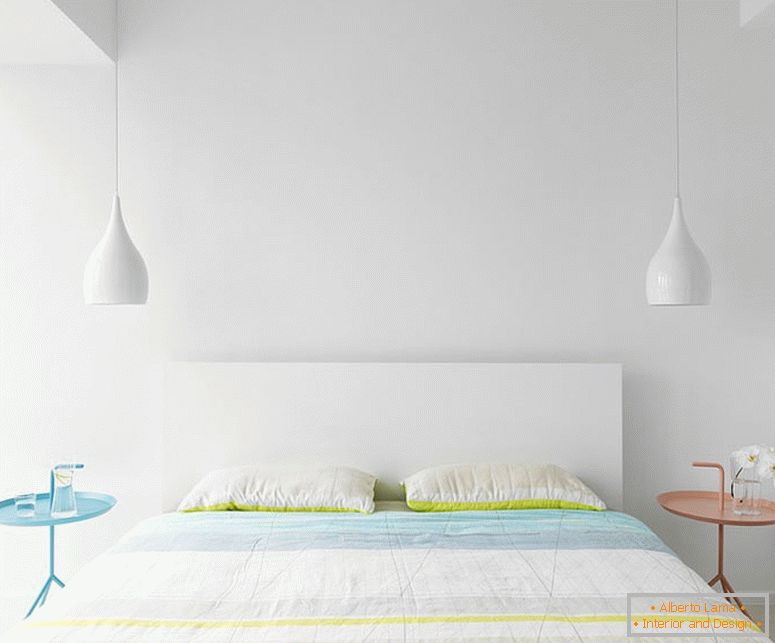 Луксузна бела спаваћа соба у минималистичком стилу