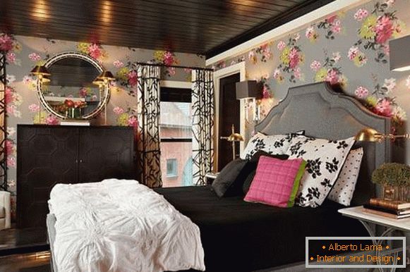 Романтичан дизајн спаваће собе са црним елементима