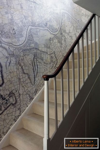 необичан дизајн зида мапом Лондона