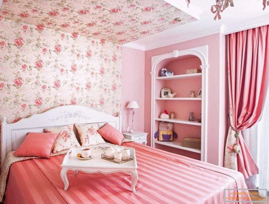 Спаваћа соба у розе боје
