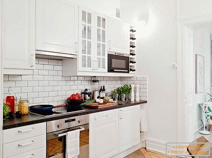 Бијели опечан зид у кухињи, фото 29