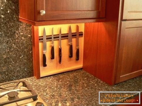Гњечење ножева у кухињи