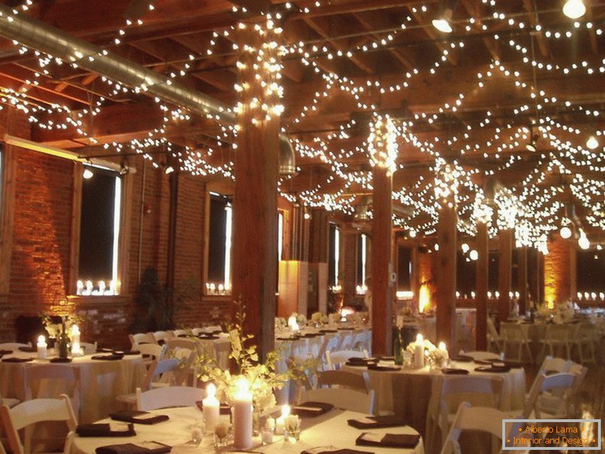 Декорација венчаног сала са вијенцима