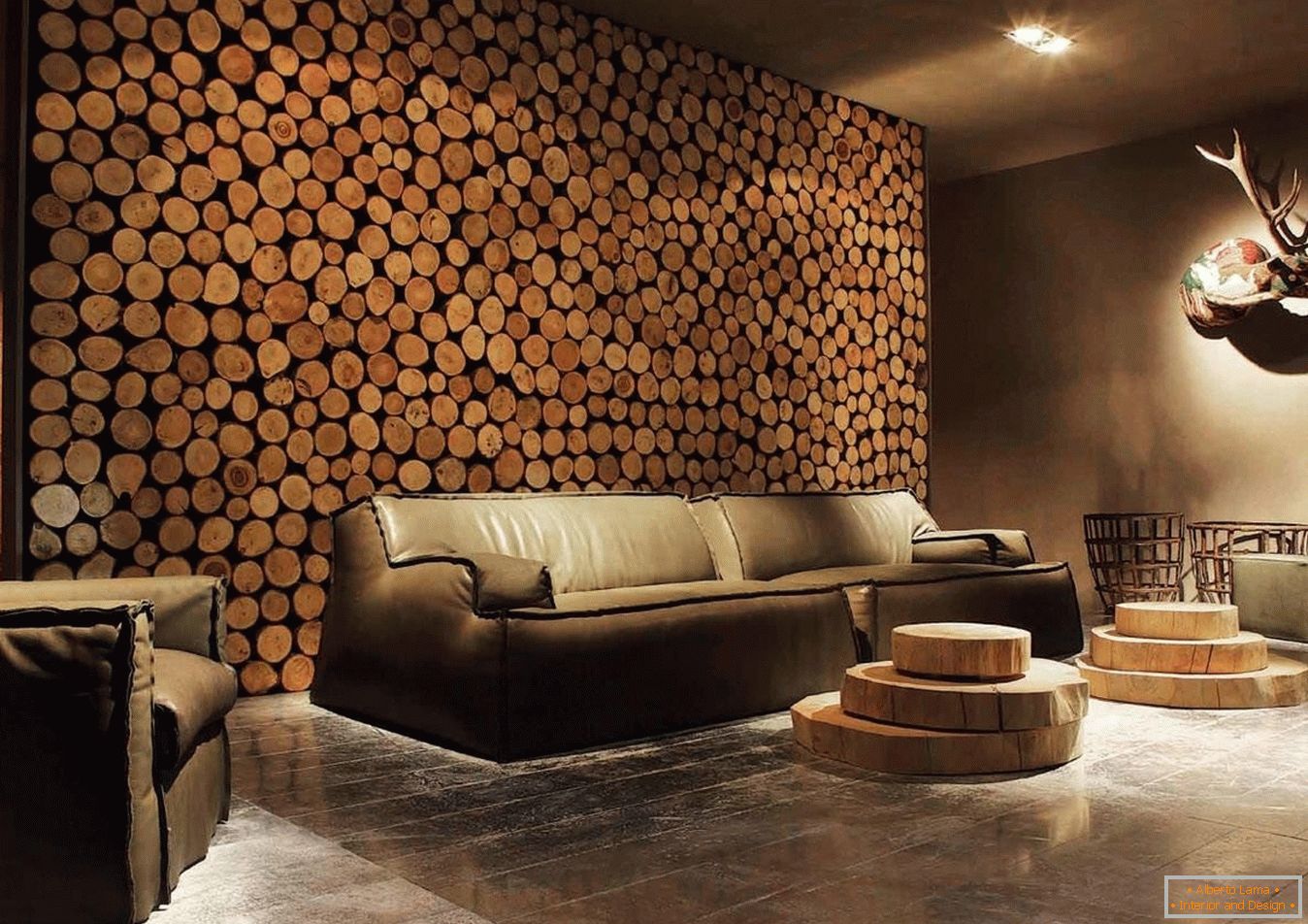 Дрвене спиље од дрвета као декорација зидова дневне собе
