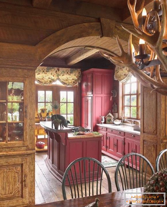 Унутрашњи дизајн дрвене куће - фотографија кухиње у стилу шале