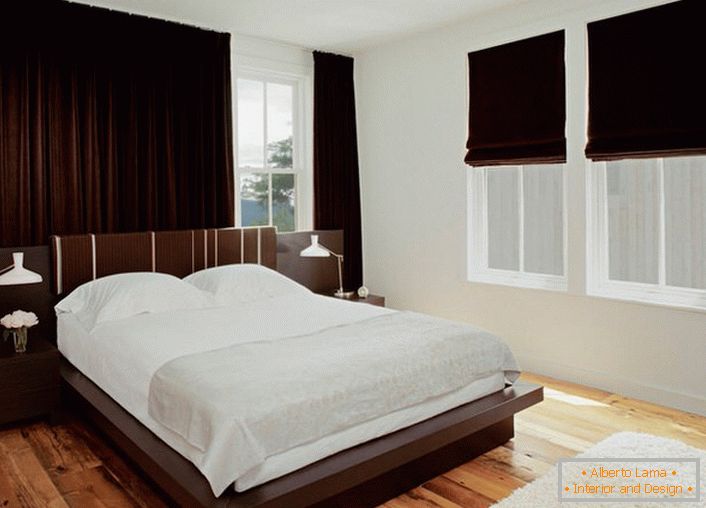 Спаваћа соба венге не воли ексцесе, тако да декоративни елементи треба да буду минимални. 
