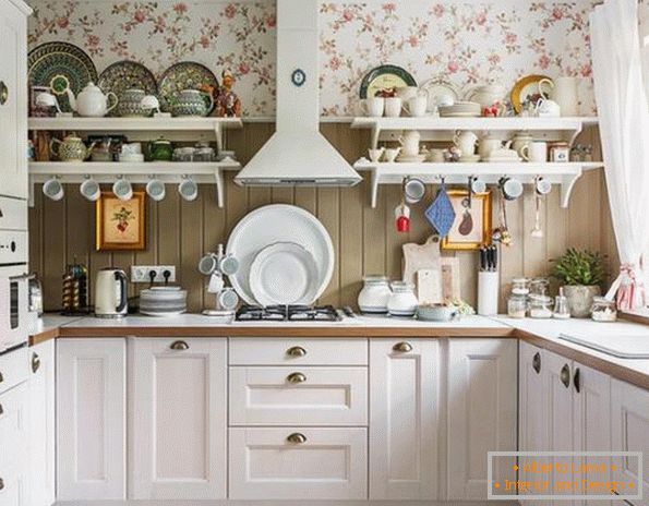 мала кухиња у приватној кући дизайн фото