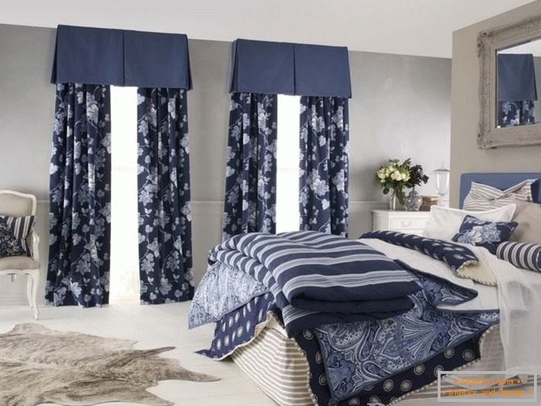 Комбинација боје завеса и текстила у спаваћој соби