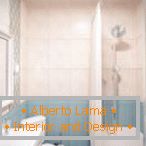 Дизајн купатила са плочицама од две боје