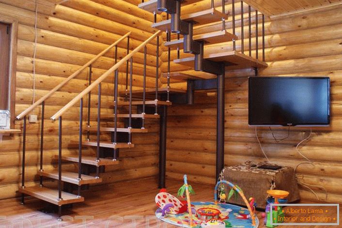Модуларно степениште погодно за све генерације становника куће. Елегантан, лаган дизајн, штеди простор у кући и брзо склапа.