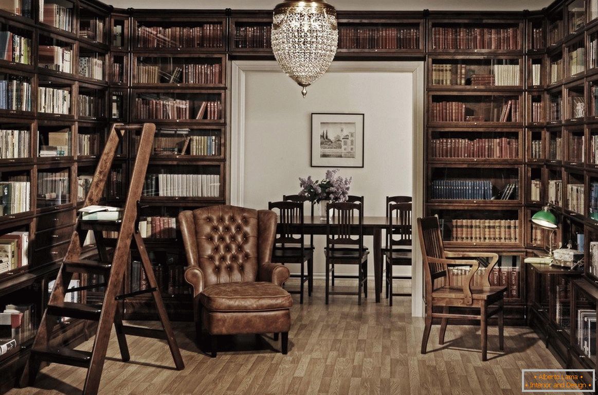Кућна библиотека са дрвеним ормарићима