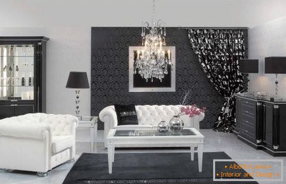 Црно-бела соба с кристалним лустером