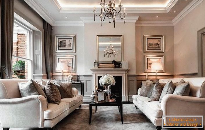 Луксузна дневна соба у стилу Арт Ноувеау. Богатство декорације наглашава салонски намештај и мермерни камин.