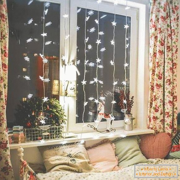 Декорација прозора за нову годину са ЛЕД осветљењем