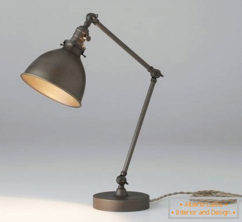 Столна лампа са водиличним лампом