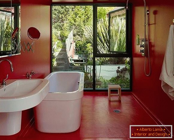 Варијанте сликања зидова у стану - црвена боја у купатилу