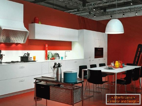 Дизајн црвене беле кухиње фото 23