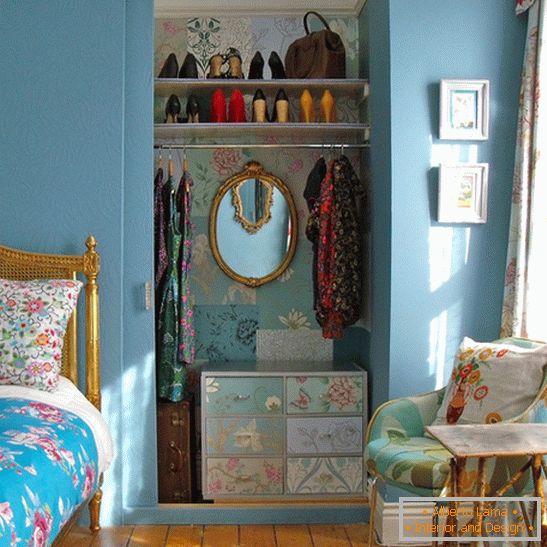 Мала гардероба у спаваћој соби