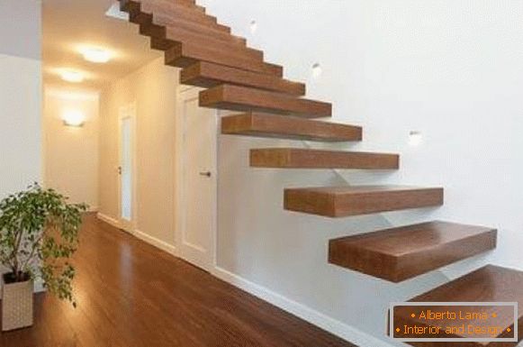 Кантилвер деревянные лестницы в частном доме - фото в интерьере