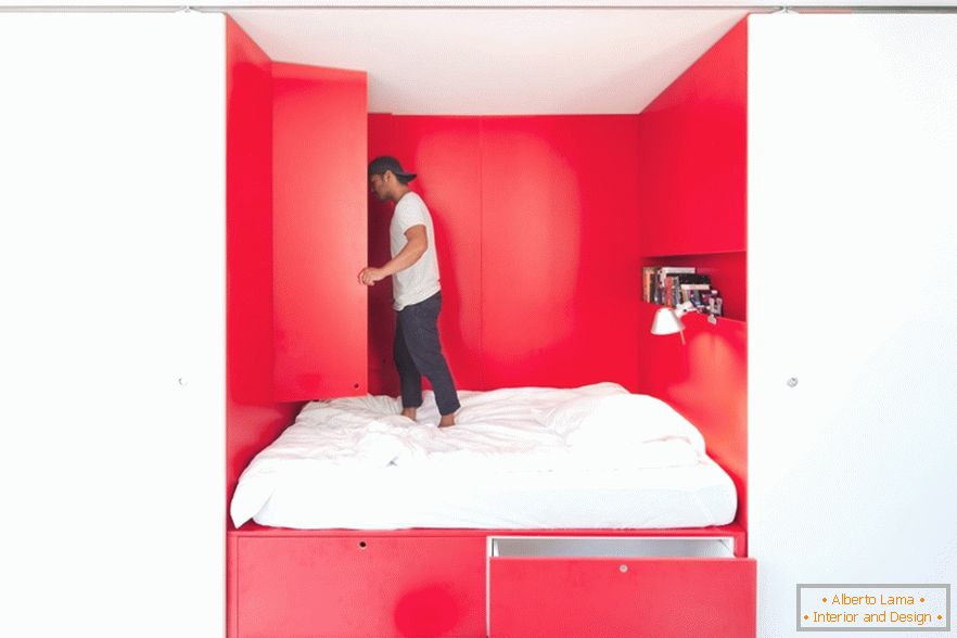 Спаваћа соба у апартманима Мигхти Моусе од Ницхолас Гурнеи