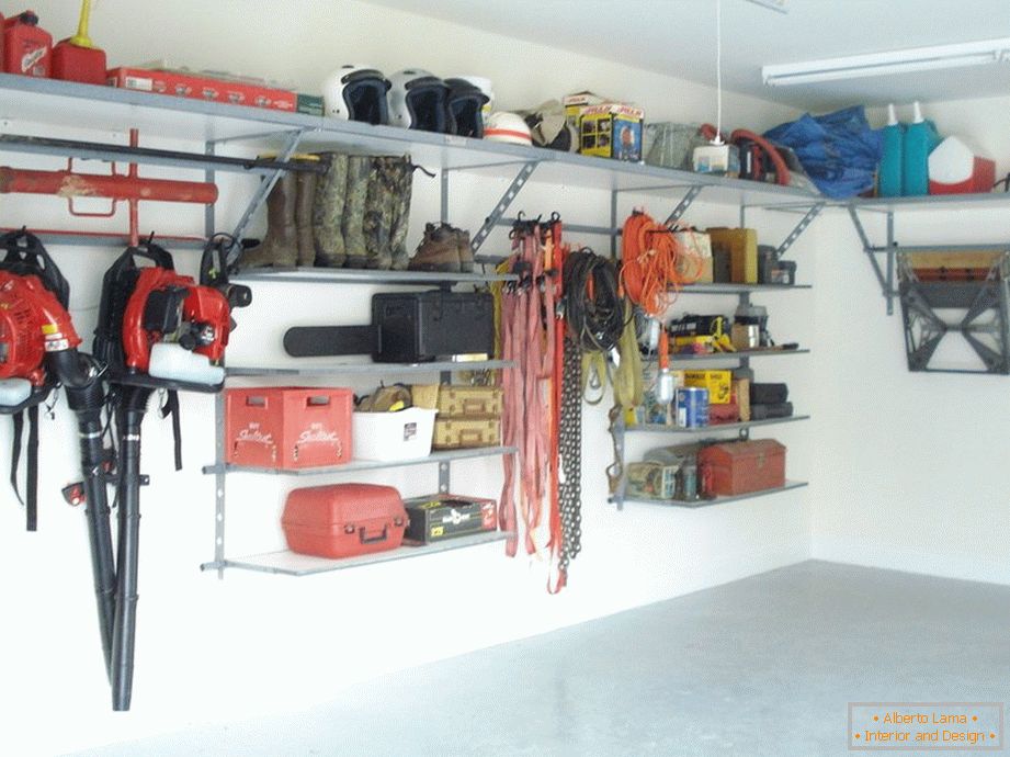 Уређење складишног простора у гаражи