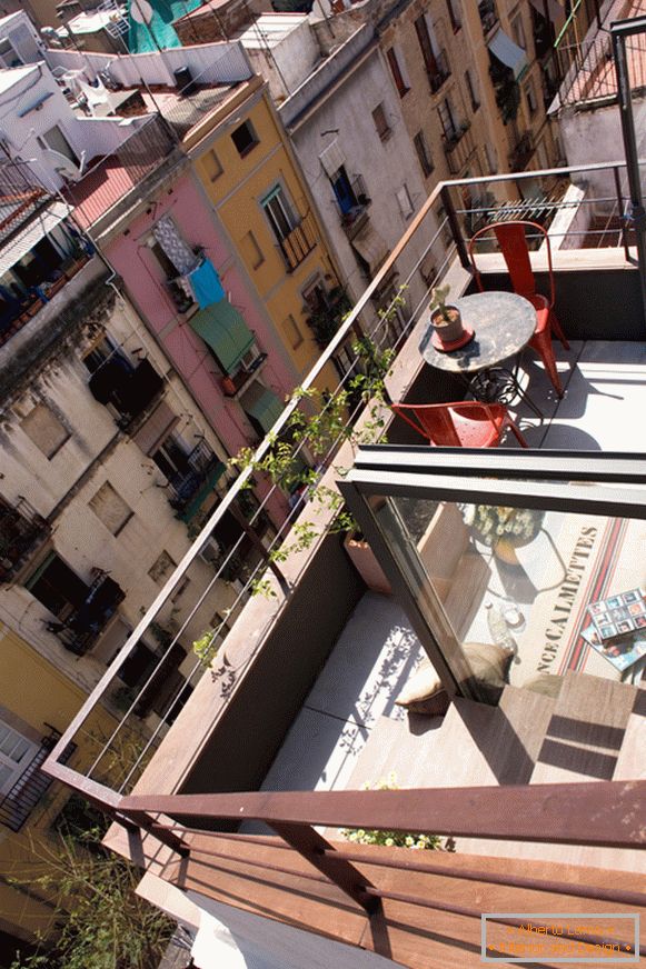 Поглед са балкона у малом студију у Барселони