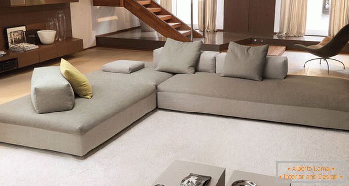 Меки модуларни намештај за ентеријер у стилу минимализма.