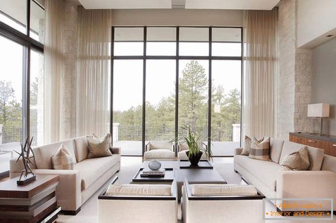 Велики апартман са панорамским прозорима - унутрашња слика