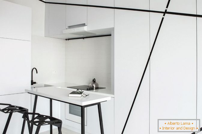 Кухиња студио апартман у црно-белој