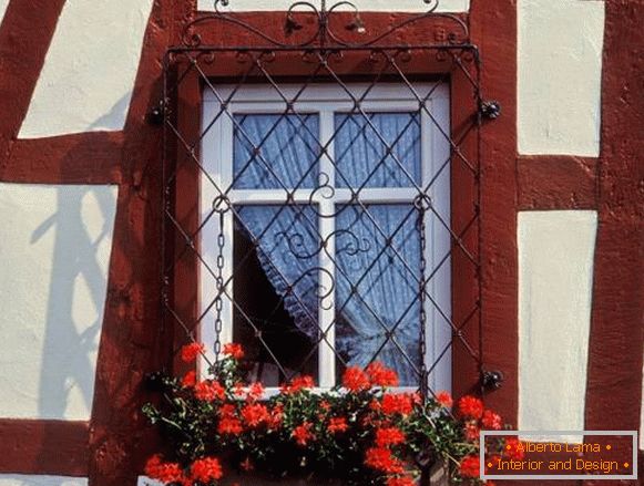 Врсте решетки за прозоре - ковани декоративни