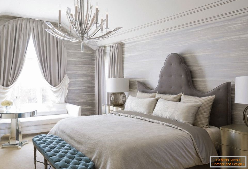Луксузна спаваћа соба декор сивим текстилом