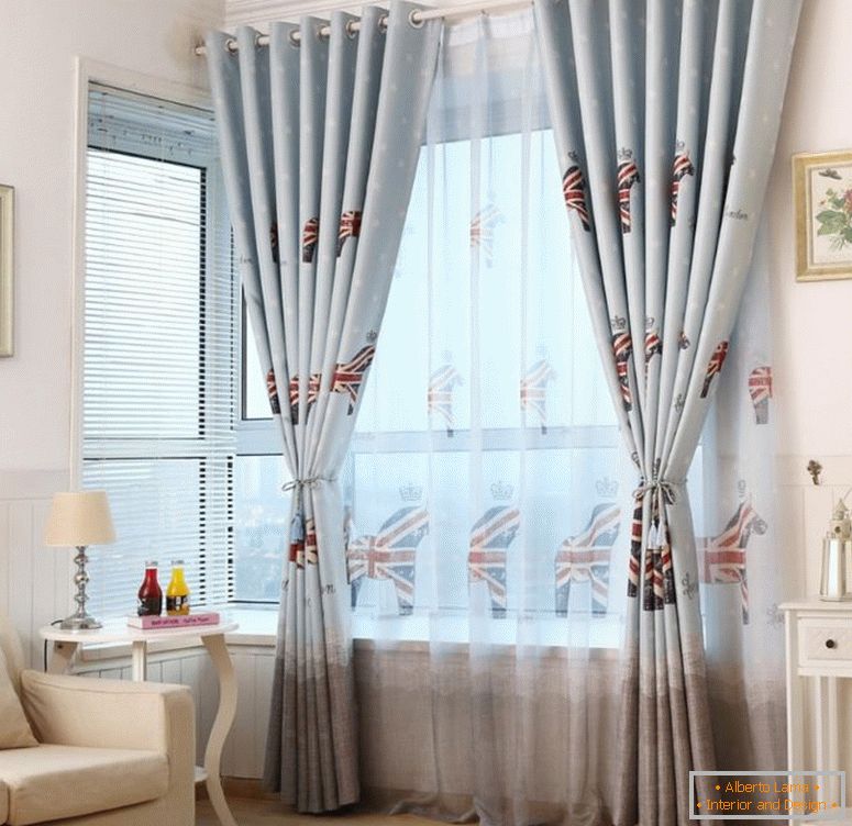 светло-плаво-британски стил-деца-с-завесе-спаваћа соба-прозори-и-под-до-плафон-завјесе-црно-тканине