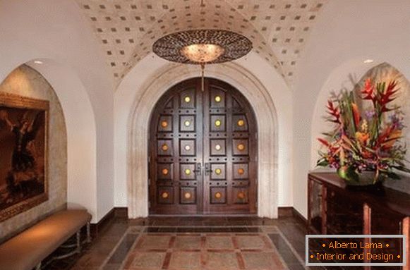 Кућа и улазна врата у мароканском стилу