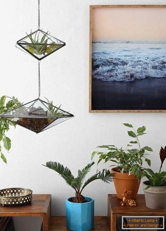 Украсни привесак - стаклени лонци са биљкама