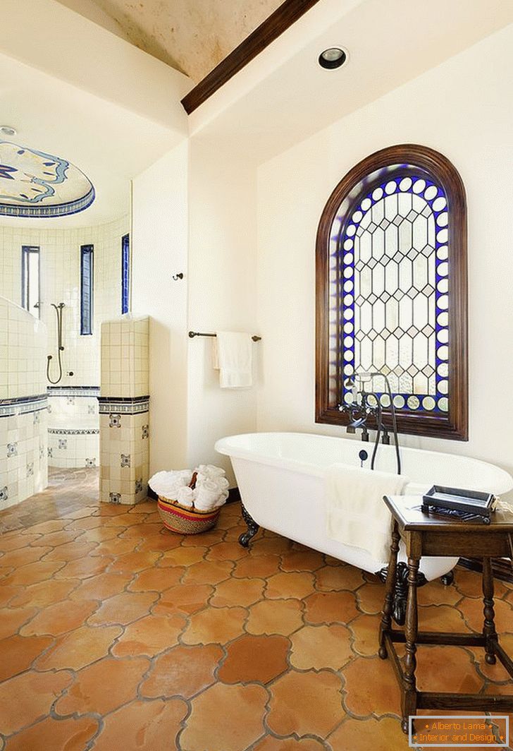 соли-плочице у купатилу доноси топлину до модерног медитеранског окружења
