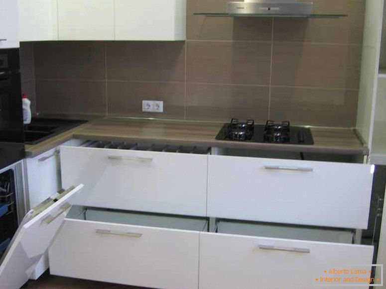 Тако можете користити модуларни кухињски намештај за дизајнирање радне површине собе.