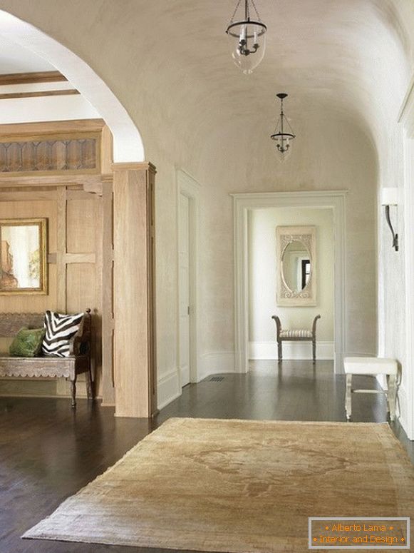 Луксузна венецијанска штукатура на коридору